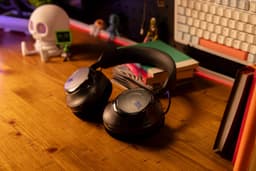 JBL Quantum 520 – NIEUW – Draadloze Gaming Headset – Bedraad USB-C - PC/PS5/PS4/Nintendo Switch – 2.4GHz - Afneembare Ruisonderdrukkende Microfoon - Zwart — thumbnail 5