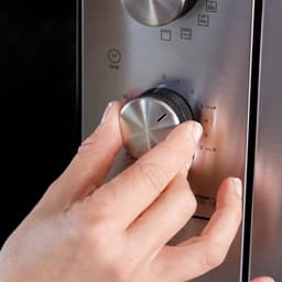 Inbouwmagnetron - Keukenmagnetron - Snel Maaltijden Bereiden - Grillfunctie Inclusief - 20 Liter - Roestvrij Staal — thumbnail 2