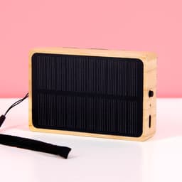MikaMax Solar Bamboo Speaker - Draadloze Bluetooth Speaker - Compact en Lichtgewicht - Zonnepaneel Opladen - Duurzaam en Stijlvol — thumbnail 3