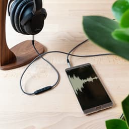 kwmobile koptelefoonkabel geschikt voor Bose QuietComfort 35 / 35II / 25 / QC25 / QC35 II / QC35 / On-Ear 2 / OE2 / OE2i / SoundTrue - Reservekabel 140 cm - Met microfoon en volumeregelaar - 3,5 mm aansluiting — thumbnail 5