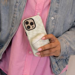 xoxo Wildhearts hoesje geschikt voor AirPods Pro 2 - Pretty Pistache - Matte - Ook als telefoonhoesje verkrijgbaar - schokbestendige case - koptelefoon hoesje - Mat - Beschermhoes met golvende blokjes - Golven - Groen — thumbnail 3