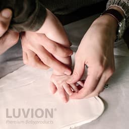 LUVION® Baby Fotolijstje met Klei Afdruk (Gipsafdruk baby) - Hand & Voet Afdruk - Geboorte cadeau - Kraamcadeau jongen / Kraamcadeau meisje — thumbnail 4
