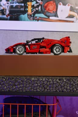 LEGO Technic - Ferrari FXX K Constructiespeelgoed — thumbnail 5