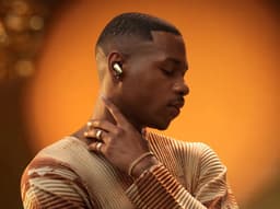 Bose QuietComfort Ultra Earbuds (2nd Gen) Goud — thumbnail 4