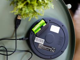 Lenco CD-300BK Discman - Draagbare Bluetooth® CD-MP3 Speler - Anti-Shock bescherming en oplaadbare Batterij - Zwart — thumbnail 2