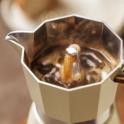 Adore Maison Barista – Moka pot 6 Kops – Beige met Houten Handvat – Traditionele Espressomaker voor Gas & Elektrisch — thumbnail 2