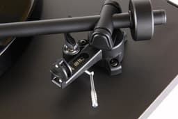 Rega Planar 1 Platenspeler - Carbon Cartridge - Mat Zwart — thumbnail 3