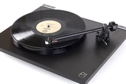 Rega Planar 1 Platenspeler - Carbon Cartridge - Mat Zwart — thumbnail 4