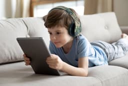 PowerLocus P2 draadloze Over-Ear Koptelefoon Inklapbaar koptelefoon voor kinderen - veilig volume van 85 dB- Bluetooth Hoofdtelefoon - Met microfoon — thumbnail 9