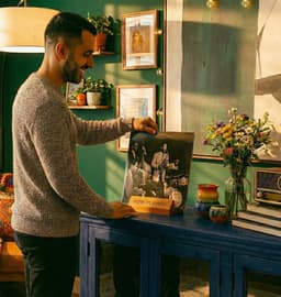 VIN UP® - Houten LP Houder 'Now Playing' - LP Standaard & Platenhouder voor Vinyl Display - Cadeau voor Muziekliefhebber — thumbnail 3