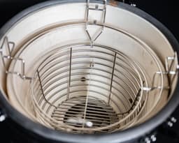 XL Kamado BBQ 23″, Grill Bill Pro II Solo - Supercompleet - Houtskoolmand - Multilevel System met gietijzeren en RVS roosters - Aslade — thumbnail 5