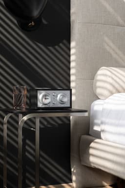 Tivoli Audio - Model 3 BT w/ USB - Wekkerradio met Bluetooth - Zwart/Zilver — thumbnail 5