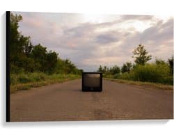 Canvas  - Oude Televisie op de Weg  - 90x60cm Foto op Canvas Schilderij (Wanddecoratie op Canvas)