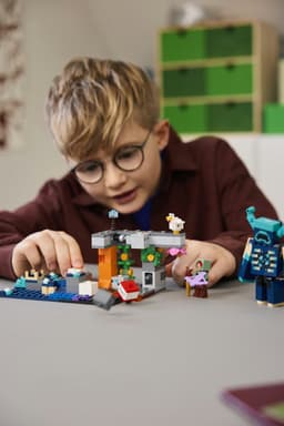LEGO® Minecraft® De Ontmoeting met de Opzichter - 21274 — thumbnail 9