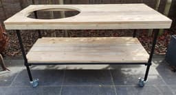 BBQ Tafel | Buitenkeuken | 140x70cm | Gat 50cm | Wielen | Zwart Staal en Hout | Kamado Tafel | Barbecue | Big Green Egg | Bastard | Grill Guru | Kamado Joe | Ombouw | Onderstel | Geschikt voor vele modellen — thumbnail 2