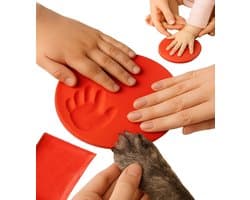 Baby hand- & voetafdruk klei – Rood – 20g zachte fluffy klei – DIY gipsafdruk – Voor baby’s én huisdieren – Pootafdruk hond/kat – Lichtgewicht & herbruikbaar – 10×7 cm verpakking