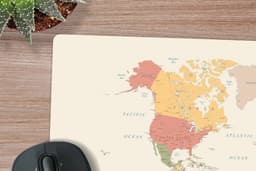 Muismat XXL 90x45 cm - Bureau onderlegger - Bureau mat Wereldkaart - Realistisch - Beige - Bureaumat - Gaming mousepad xl - Bureaulegger groot - Computer deskmat — thumbnail 2