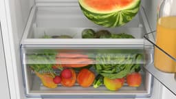 Bosch KIL32NSE0 - Serie 2 - Inbouwkoelkast - Inbouw koelkast met vriesvak - 102.1 cm x 54.1 cm - Multi Box XXL: een extra ruime lade voor groente en fruit - Led verlichting — thumbnail 11