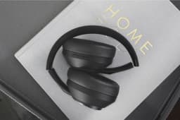 Koss Draadloze Bleutooth Headset BT740iQZ Zwart — thumbnail 3