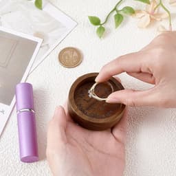 Walnoten Ringhouder van Hout voor Sieraden - Ronde Ringdoos voor Trouwringen, Verjaardagscadeau en Bedside Organisatie - 5.8 cm — thumbnail 2