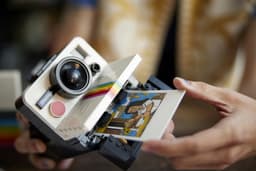 Lego Ideas 21345 Polaroid Onestep Sx-70 Camera Bouwstenen — thumbnail 4