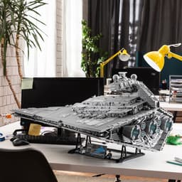 LEGO Star Wars UCS Imperial Star Destroyer - 75252 — thumbnail 11