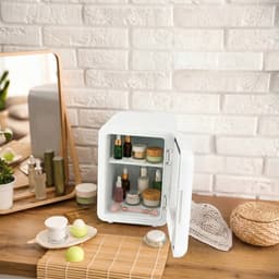 Mini Koelkast - Cosmetische Koelkast - Skincare Fridge - 4L - 12V/220V Koel & Warm - LED 7-kleuren & Spiegeltouchscreen - Stil 25dB - Voor Thuis, Auto & Huidverzorging — thumbnail 3