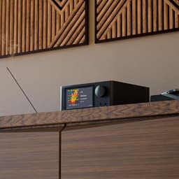 NAD C700V2 Zeer Uitgebreide Compact Versterker met Muziekstreamer — thumbnail 5