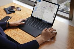Microsoft Surface Laptop 3 Intel® Core™ i7 i7-1065G7 34,3 cm (13.5") Touchscreen 16 GB LPDDR4x-SDRAM 256 GB SSD Wi-Fi 6 (802.11ax) Windows 10 Home Zwart — thumbnail 1