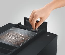 JURA - E8 Piano Black (EC) - Volautomatische espressomachine — thumbnail 4