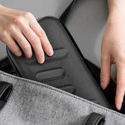 Sounix Case Geschikt voor Nintendo Switch 2 - Met opbergvak voor 24 games - Extra hoog Hoesje - Waterdicht en schokbestendig - Zwart/Blauw/Rood — thumbnail 2