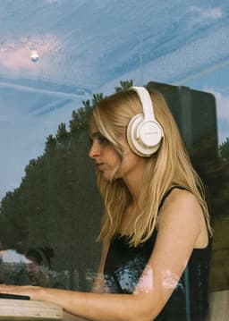 CREATE - Draadloze over-ear koptelefoon met ruisonderdrukking - Gebroken wit - HEADPHONES ANC ST — thumbnail 5