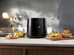 Electrolux EAF3B Enkel 3,3 l Vrijstaand 1350 W Heteluchtfriteuse Zwart — thumbnail 3