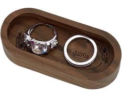 Walnoten Houten Ringhouder - Kleine Platter voor Sieraden, Trouwringen en Cadeaus - Ellipsvormig, 8.2x3.7 cm, Perfect voor Verjaardagen en Jubilea