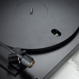 Pro-Ject A1.2 OM10 Volautomatische Platenspeler — thumbnail 3