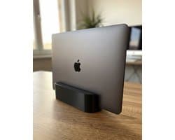 Verticale Laptop Standaard - Laptophouder - Geschikt voor MacBook & Laptops - Ruimtebesparend - Zwart
