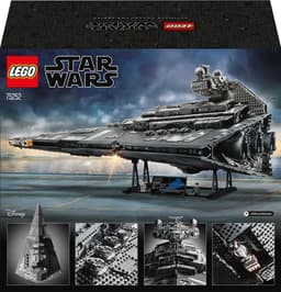 LEGO Star Wars UCS Imperial Star Destroyer - 75252 — thumbnail 8