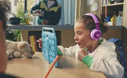 JBL JR 320 - Kinderkoptelefoon - Bedrade Koptelefoon Kind - 85 dB Veilig Volume - On-ear - Met Microfoon - 3.5 mm Jack - Voor School & Tablet - Blauw — thumbnail 4