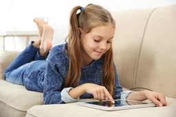 WiseQ Bedrade Oordopjes voor Kinderen - Volume Veilig - Oortjes met Draad Kinderen - Zwart — thumbnail 3
