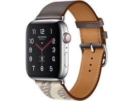 By Qubix - Geschikt voor Apple Watch bandje - Leren bandje met print - Bruin - Geschikt voor Apple Watch 38 mm / 40 mm / 41 mm / 42 mm - Smartwatch bandje - leren smartwatchbandje - Horlogebandje