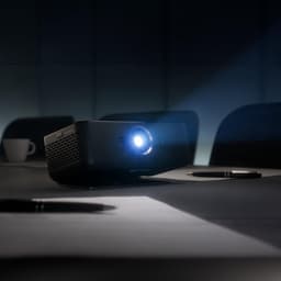 SnelShoppen - Estelle One Full HD Beamer - Draagbare Projector voor Feesten, Buitengebruik, Thuisbioscoop, 1080p Resolutie, Compact en Lichtgewicht, Z — thumbnail 1