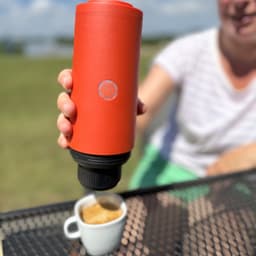 Nomious Prime Brew Draagbare Espressomachine – Zelfverwarmend Koffiezetapparaat voor Onderweg, Camping & Camper – Geschikt voor Nespresso® Capsules en Gemalen Koffie – USB-C Oplaadbaar — thumbnail 4