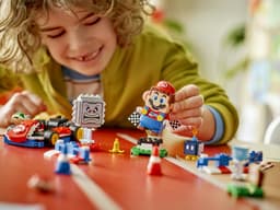 LEGO® Super Mario™: Mario Kart™ – Interactieve LEGO® Mario™ en Standaardkart - 72043 — thumbnail 2