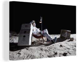 Canvas schilderij 150x100 cm - Wanddecoratie Astronaut - Maan - Televisie - Muurdecoratie woonkamer - Slaapkamer decoratie - Kamer accessoires - Schilderijen