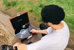 Classic Phono Retro Platenspeler - Vinyl Koffer met Bluetooth en ingebouwde Speakers - Auto-stop - TT-120BNWH - Bruin — thumbnail 2