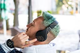PowerLocus P1 Bluetooth Koptelefoon – Draadloos – Over Ear – Met Microfoon – Inklapbaar - incl. Hoes – Zwart/Bruin — thumbnail 8