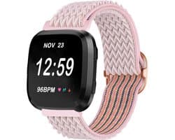 Nylon Smartwatch bandje - Geschikt voor Fitbit Versa / Versa 2 elastisch bandje - roze - Strap-it Horlogeband / Polsband / Armband