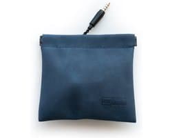 Eardopes Opbergzakje voor oordopjes - Blauw - Etui voor oortjes met kabel - bewaarzakje hoesje oortjes - diervriendelijk: geen suede of ander dierlijk materiaal - 9.5cm x 10cm
