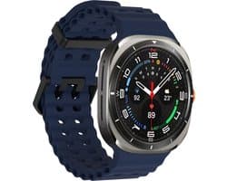 Stravo Ocean siliconen smartwatch bandje - Geschikt voor de Samsung Galaxy Watch Ultra 47mm - Zacht siliconen horlogebandje voor Samsung Galaxy Watch Ultra / Ultra 2025 - Donkerblauw