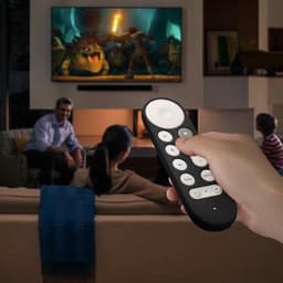 kwmobile hoes geschikt voor Google TV Streamer 4K - Siliconen anti-slip hoes voor afstandsbediening in zwart — thumbnail 4